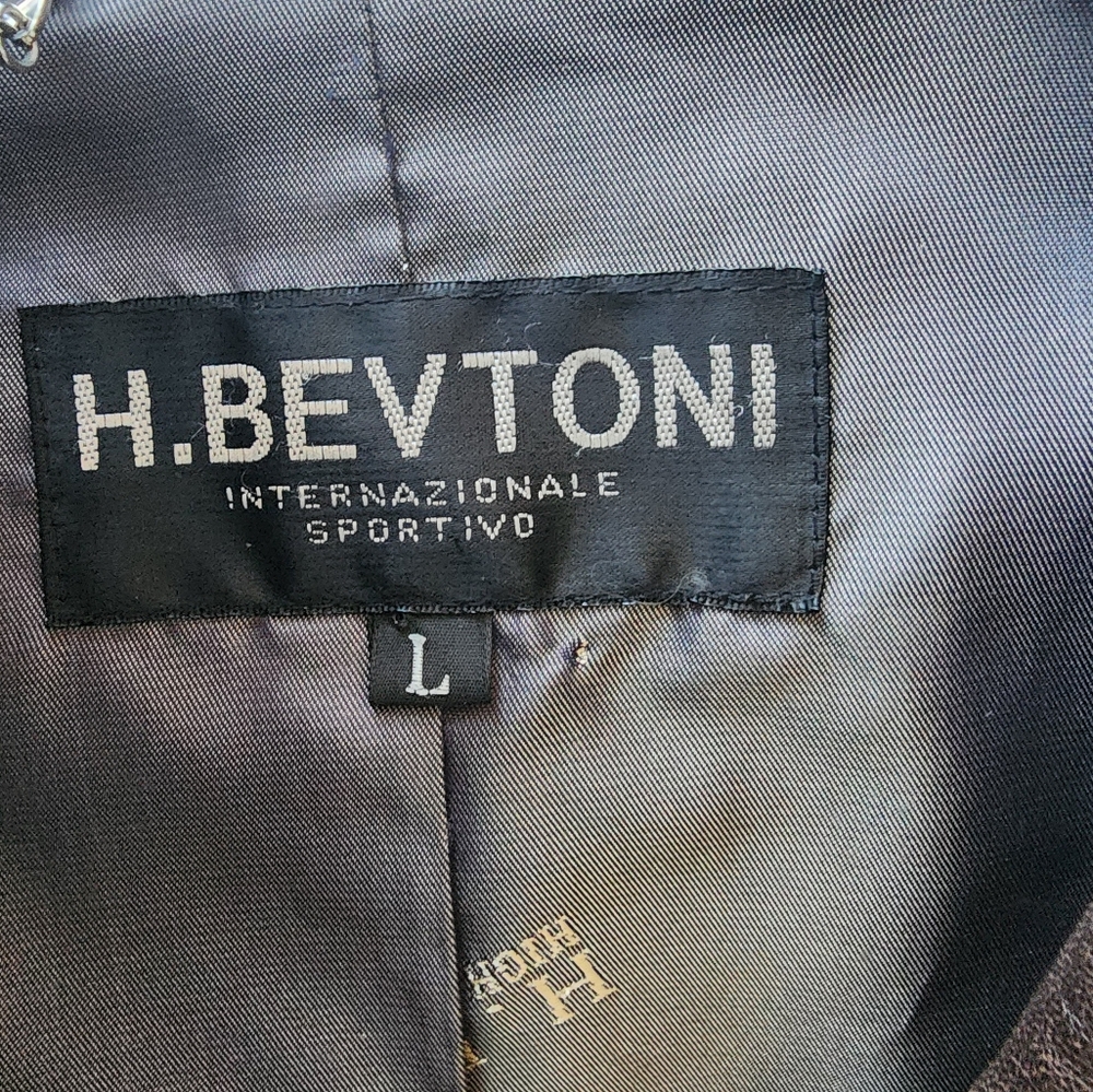 Womens Lambskin Brown Leather Blazer
by H. Bevtoni. Details:Size L.New Condition - Picture 9 of 11